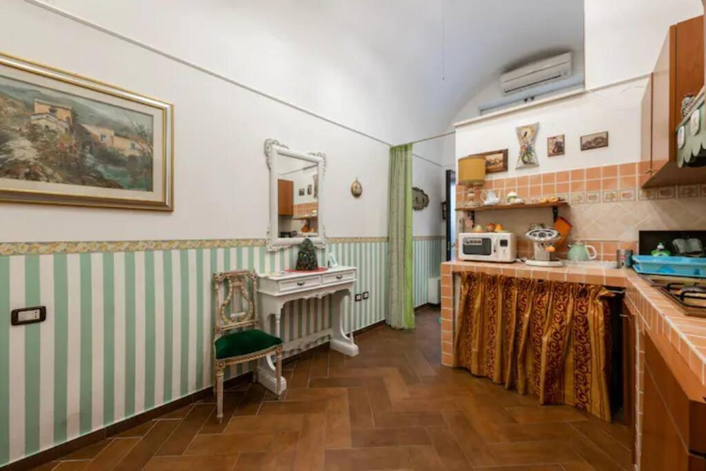 Apt 0 In The Historic Center Бари Экстерьер фото